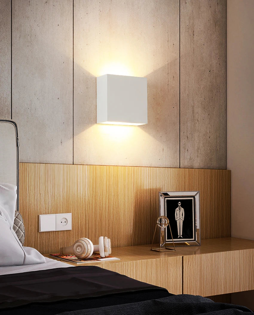 Minimal LED Wall Sconce – Modern Ambient Lighting